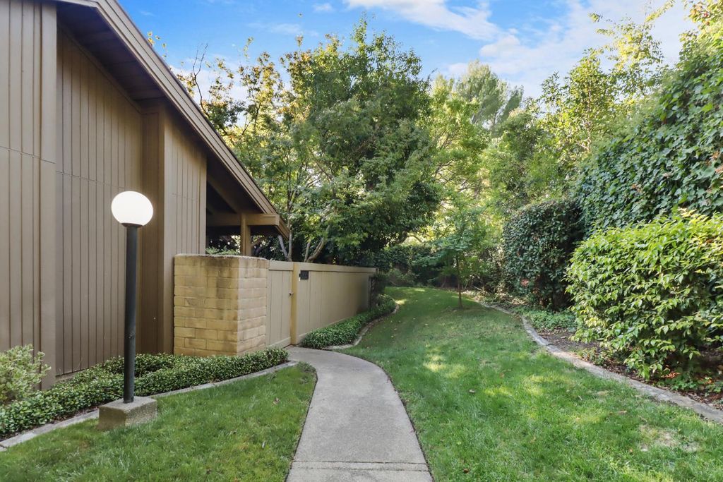 Photo of 1833 Discovery Village Lane, Gold River, CA 95670 (MLS # 225132208)