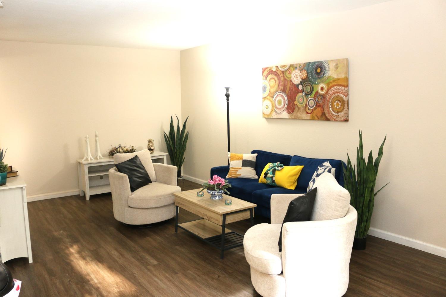 2442 Larkspur Lane 305