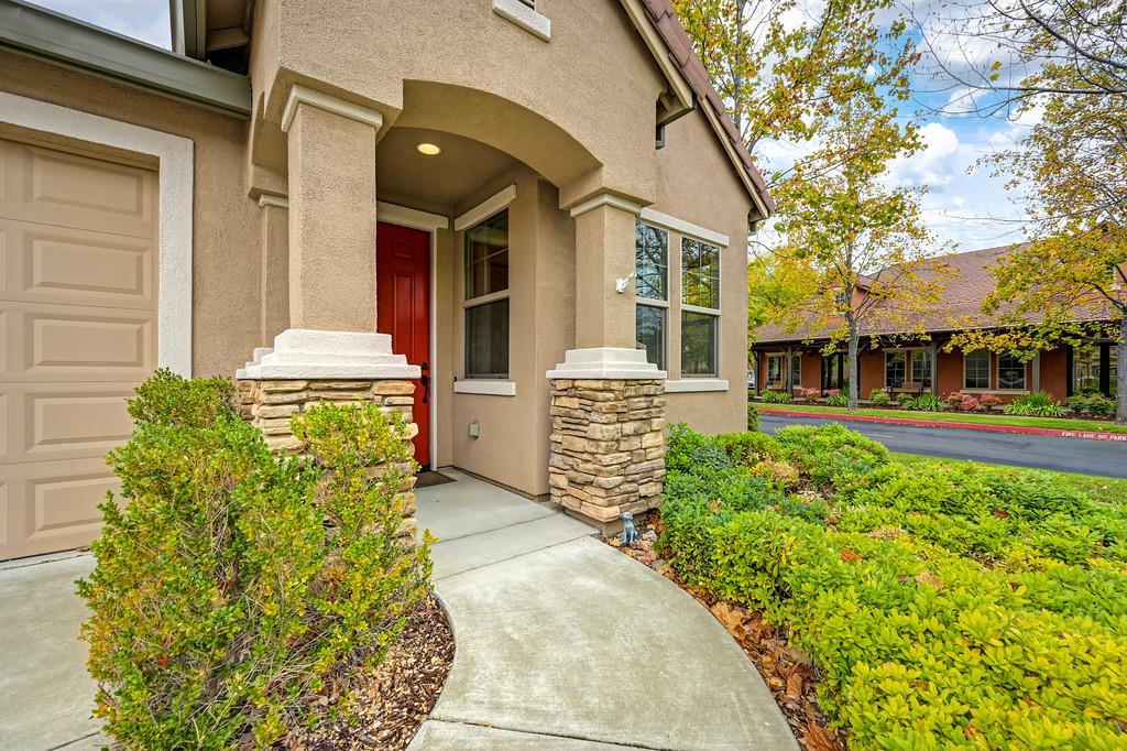 1016 Cabris Lane