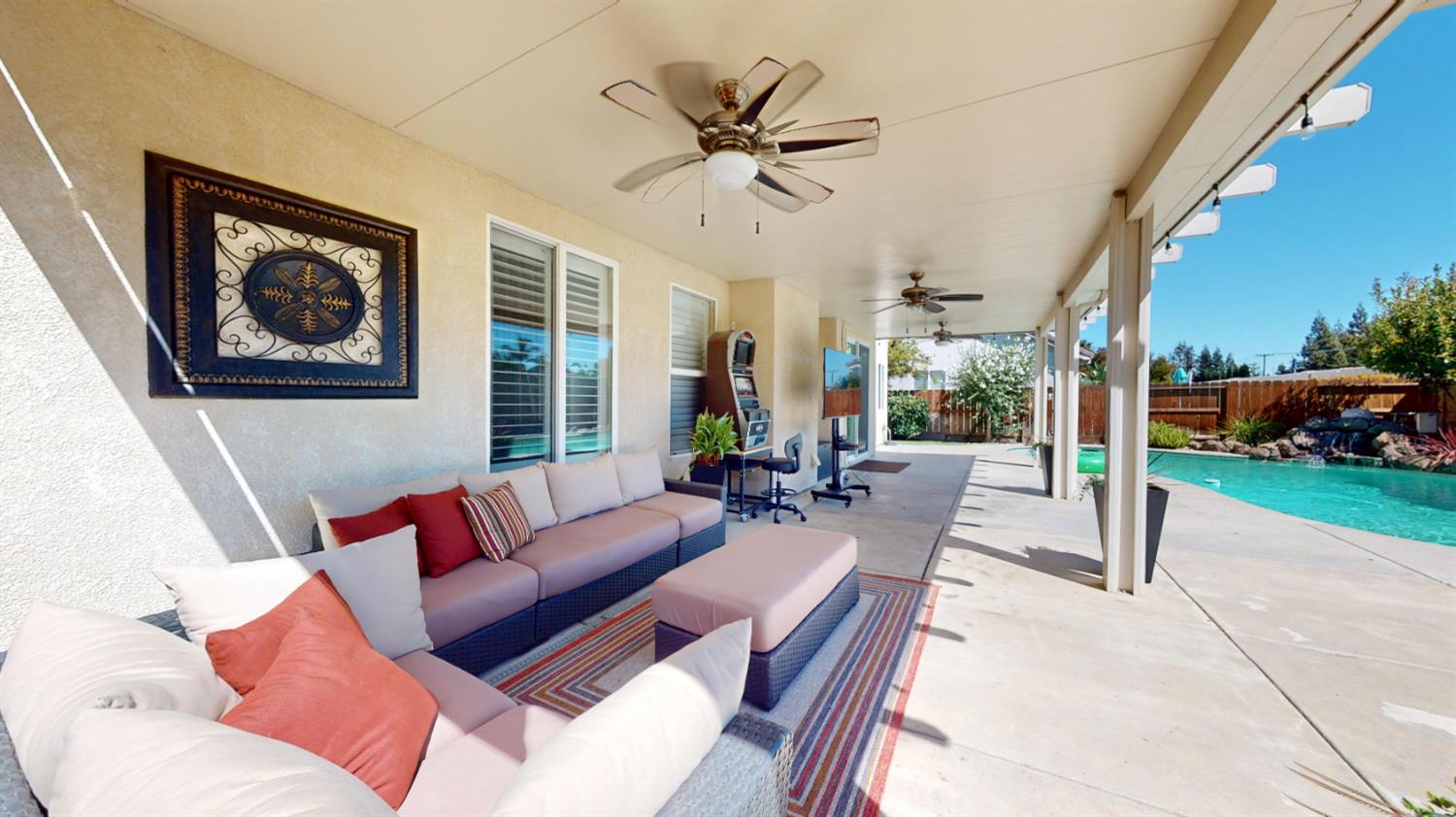 1816 Ville Franche Way