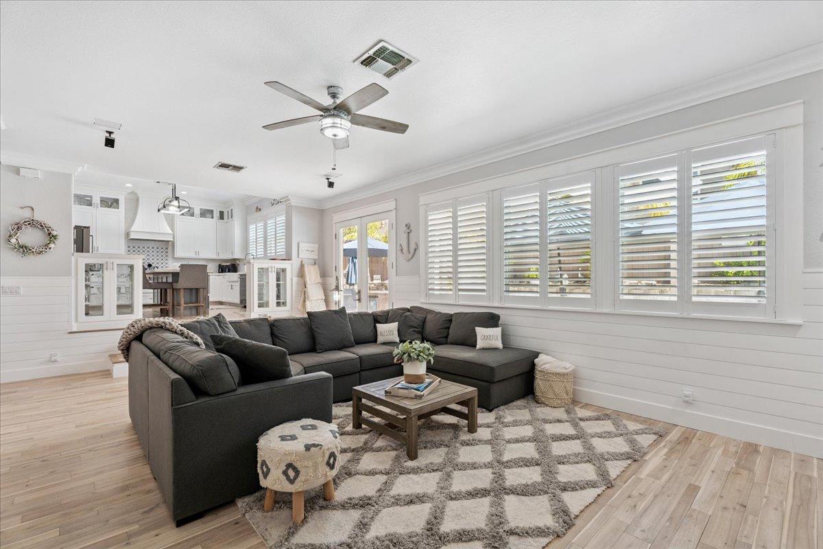 1105 Ballard Court