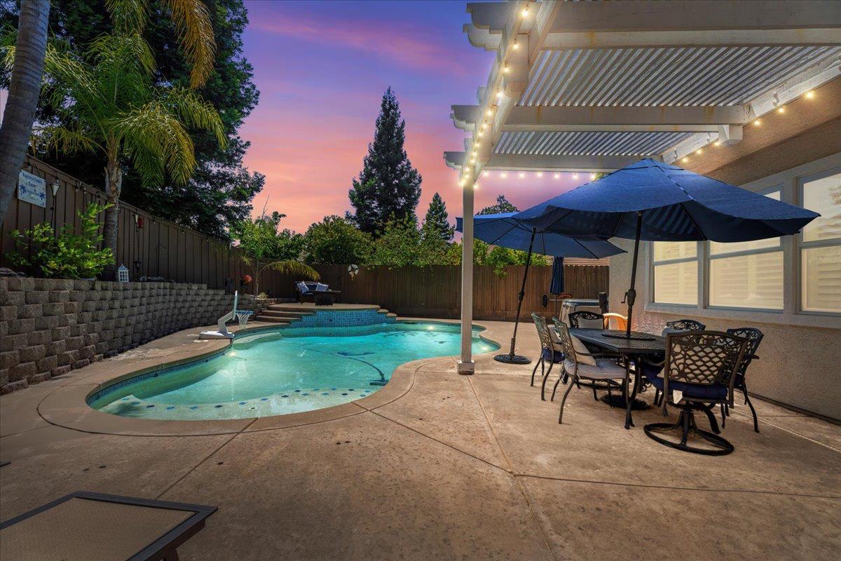 1105 Ballard Court