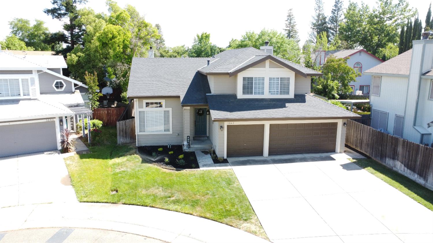3842 Hunters Glen Place