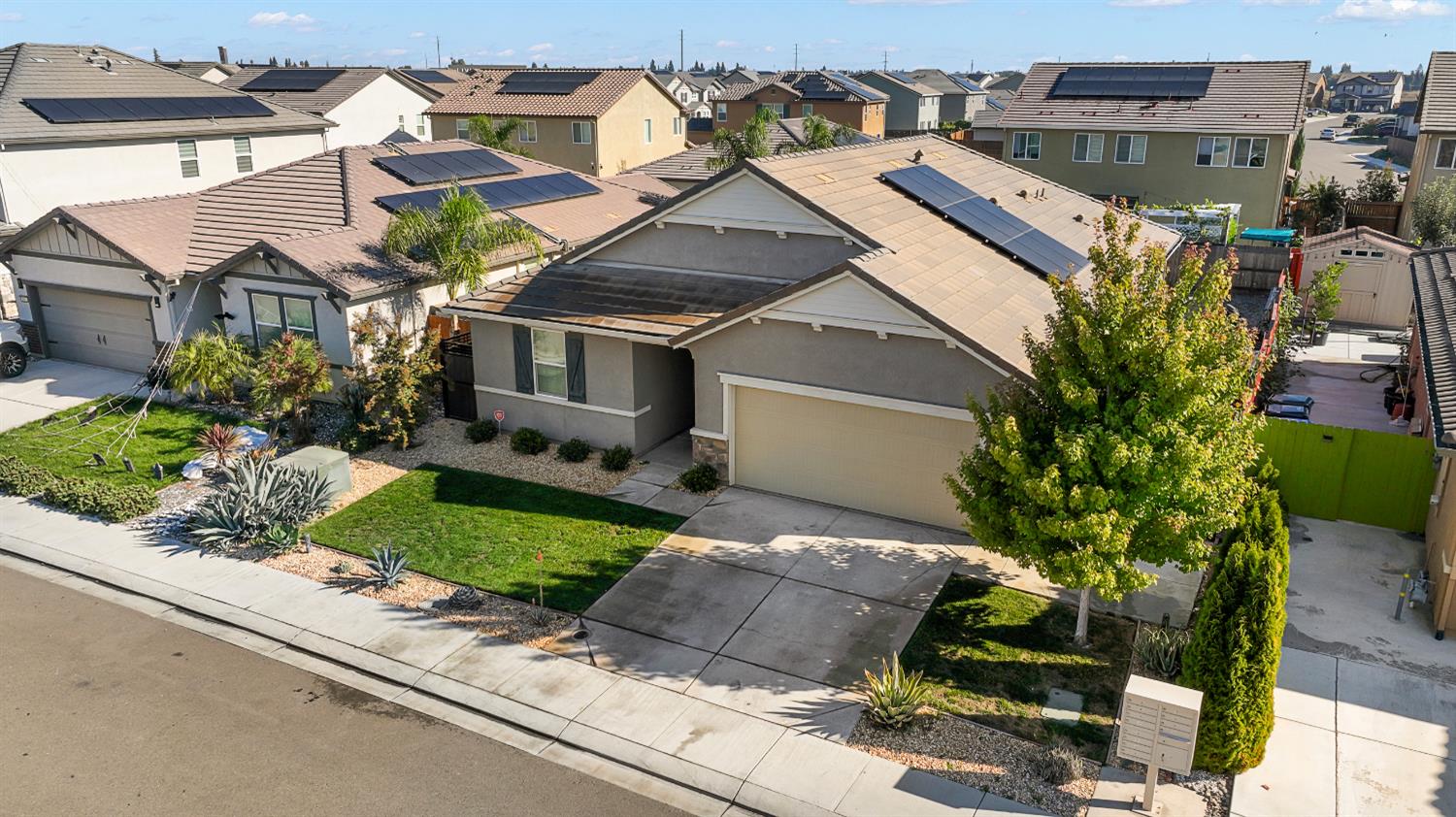 1676 Red Ribbons Lane