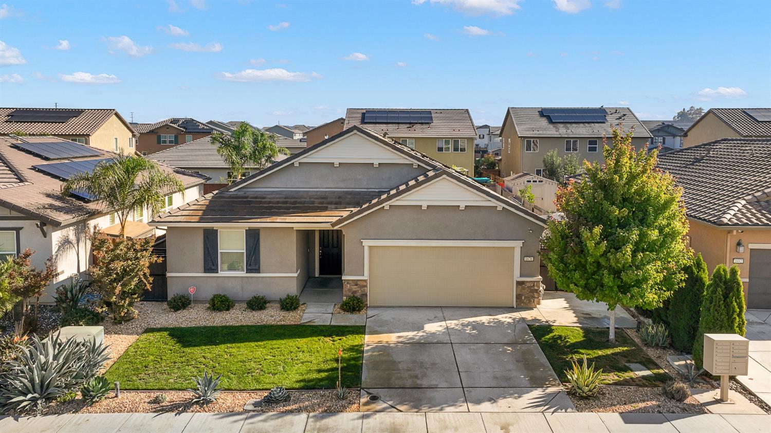 1676 Red Ribbons Lane