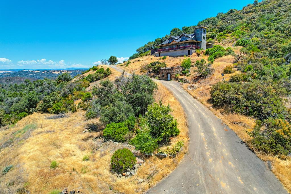 794 Kanaka Valley Road