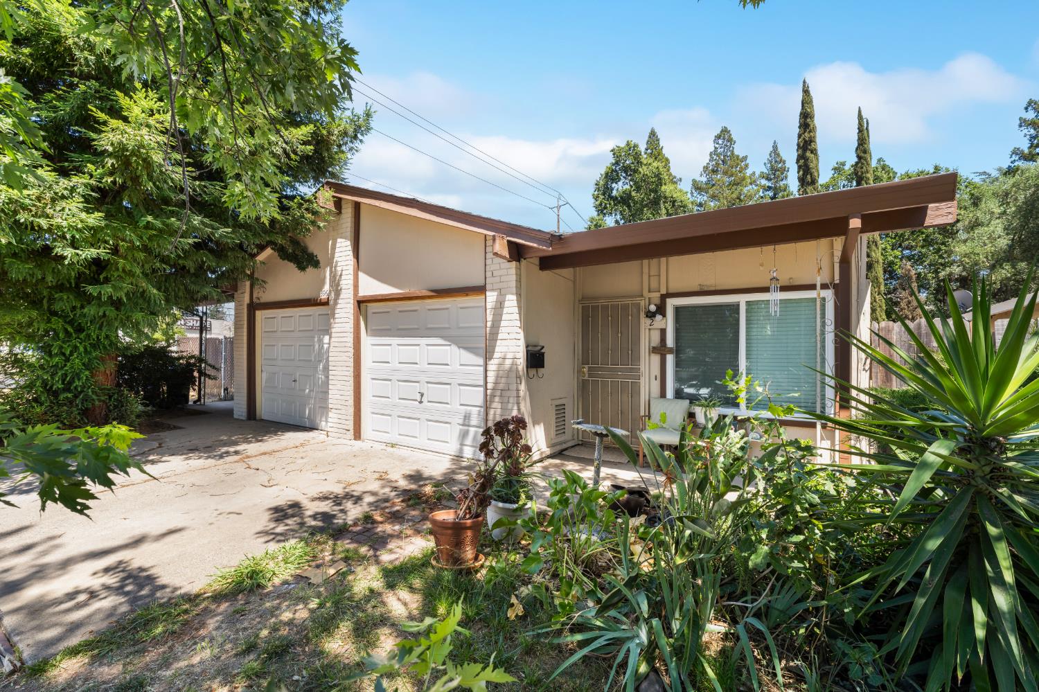 3962 Queenston Court