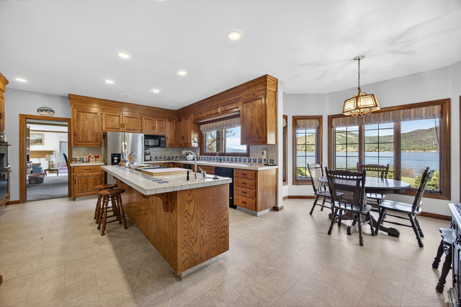 8266 Peninsula Drive