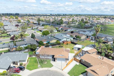 3417 Uranus Drive Ceres CA 95307