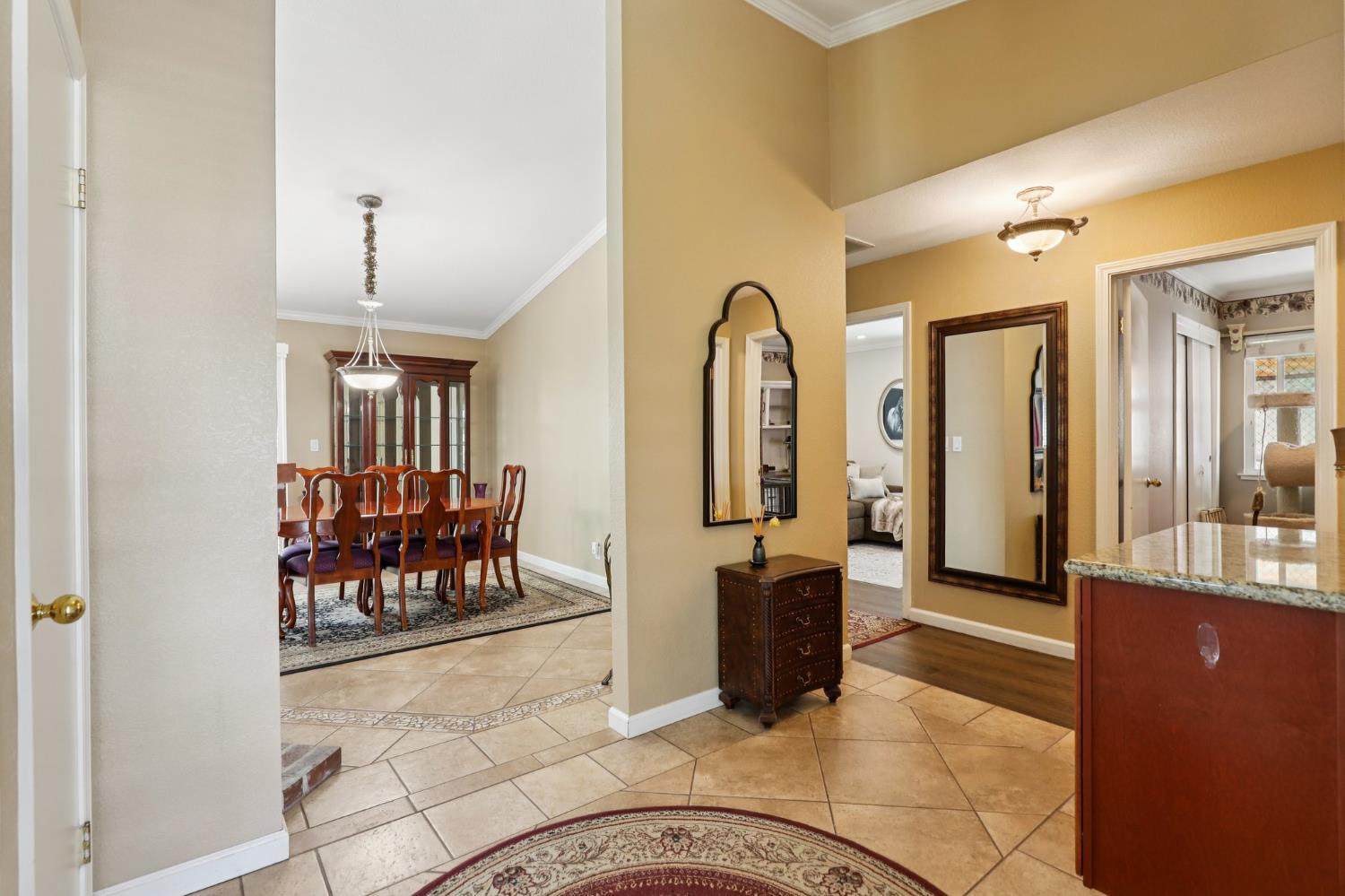 6008 Laguna Villa Way