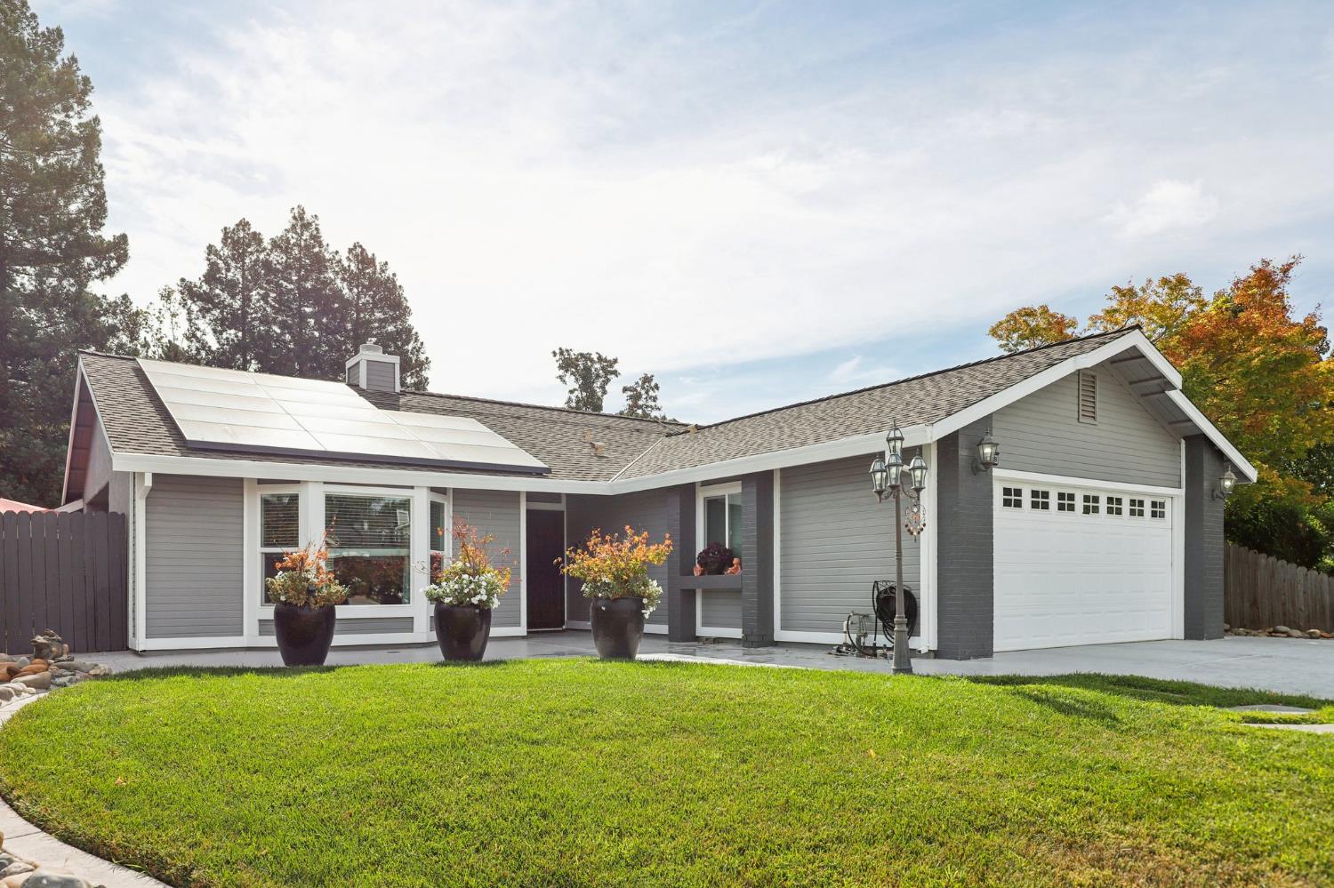 6008 Laguna Villa Way