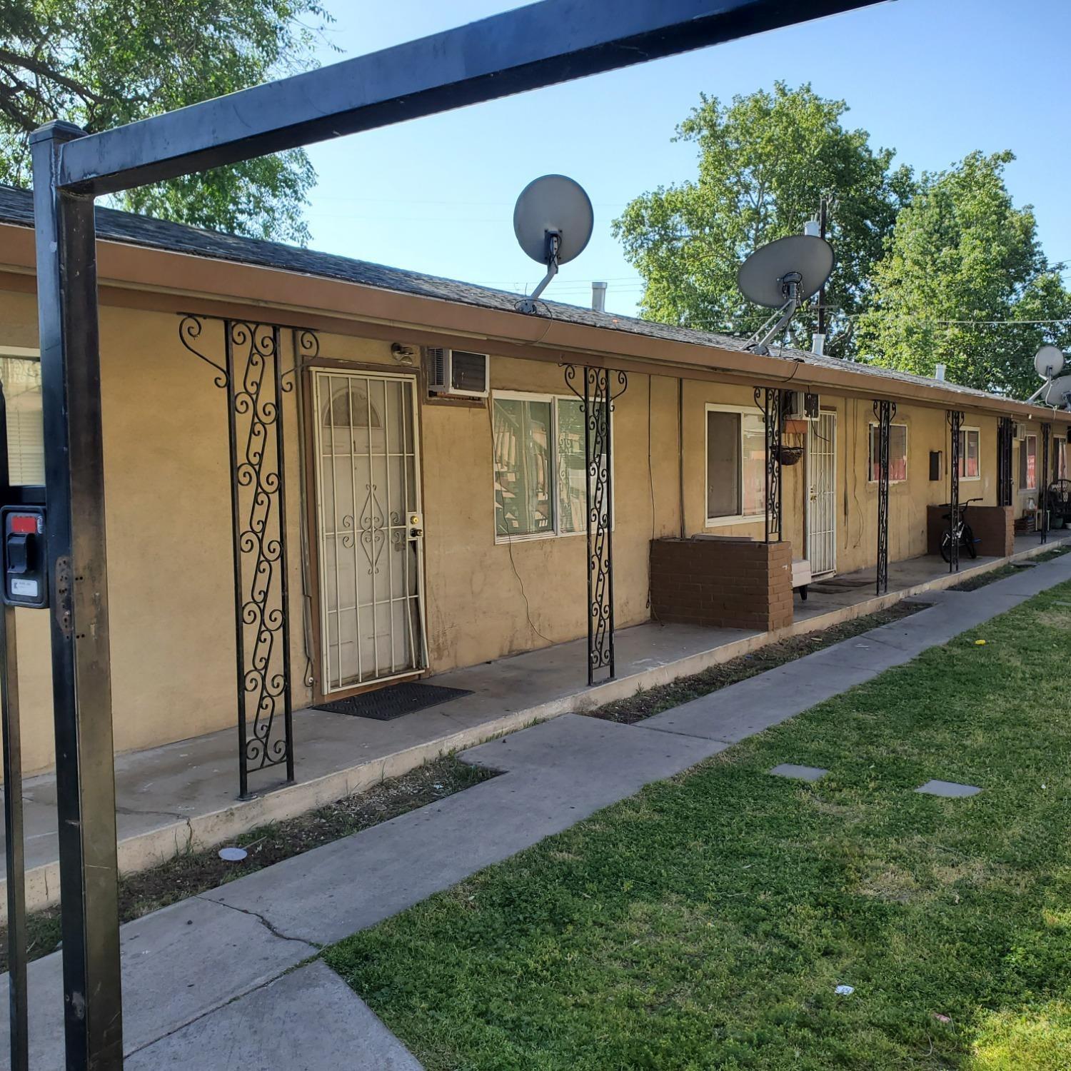 810 Lampasas