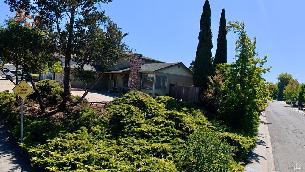 Photo of 11 Dover Court, Vallejo, CA 94591 (MLS # 326021605)