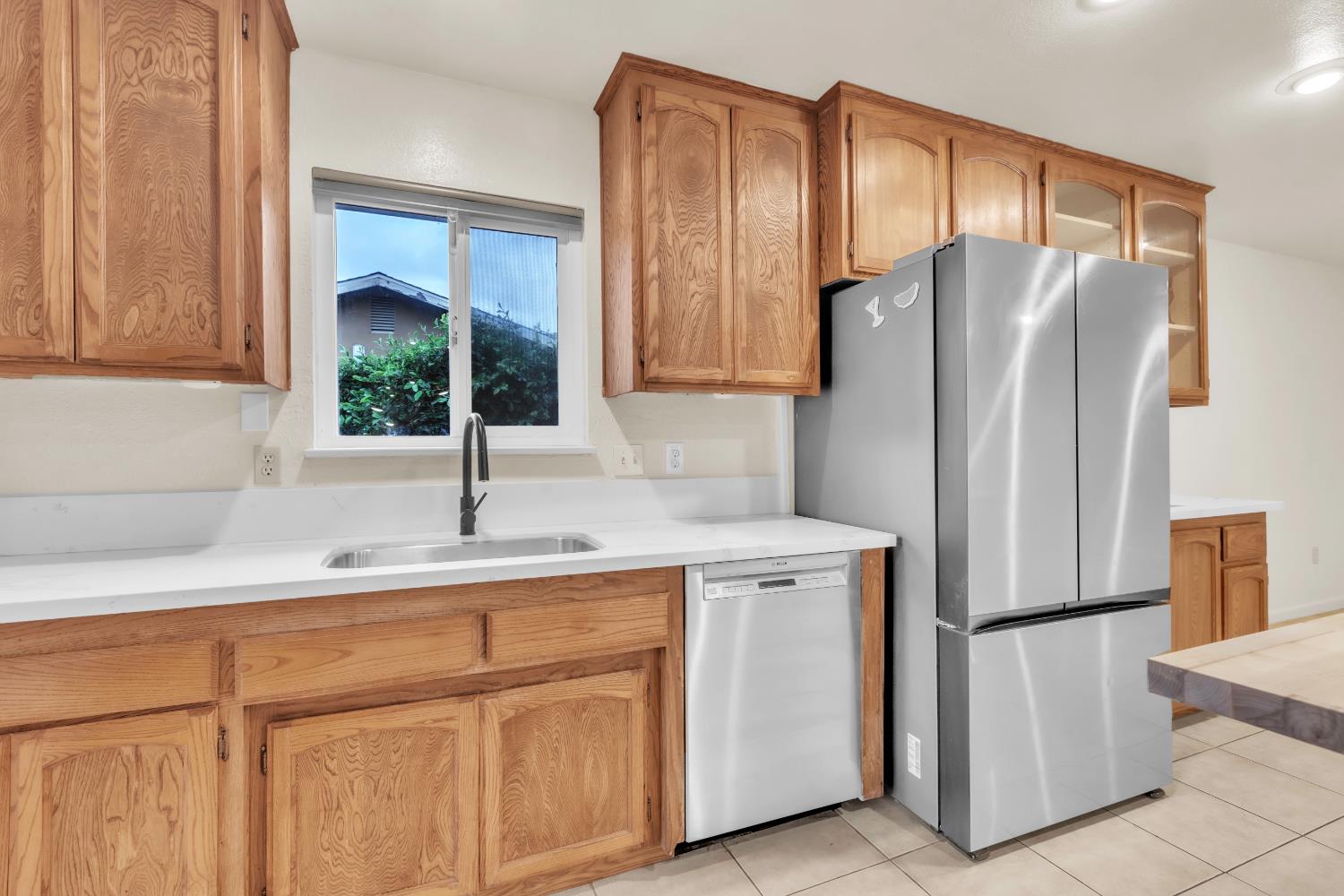 9104 Feather River Way