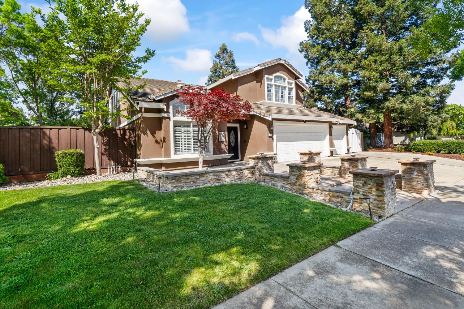 775 Vivian Drive