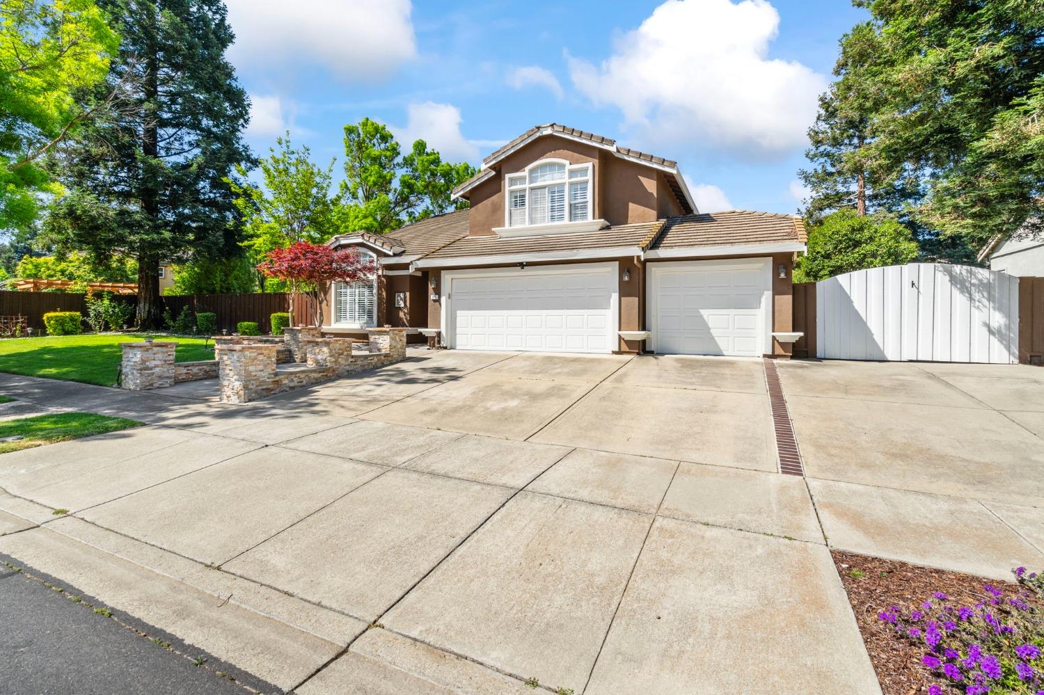 775 Vivian Drive