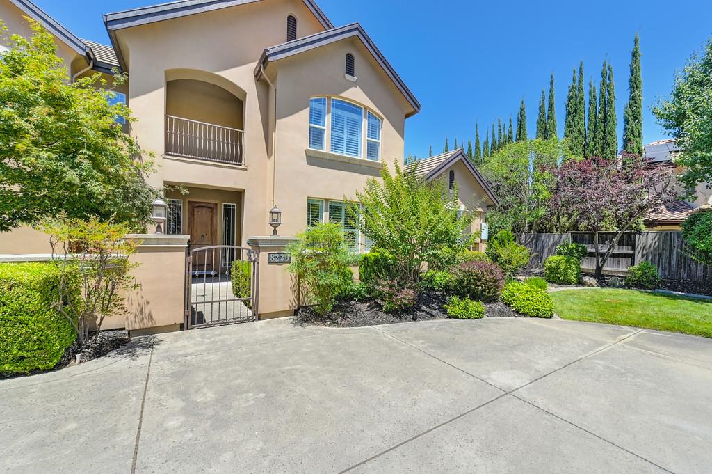 8230 Birch Meadow Court