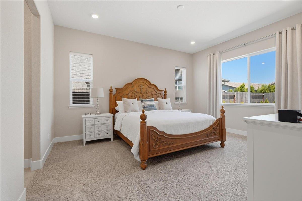 1504 Red Lake Way