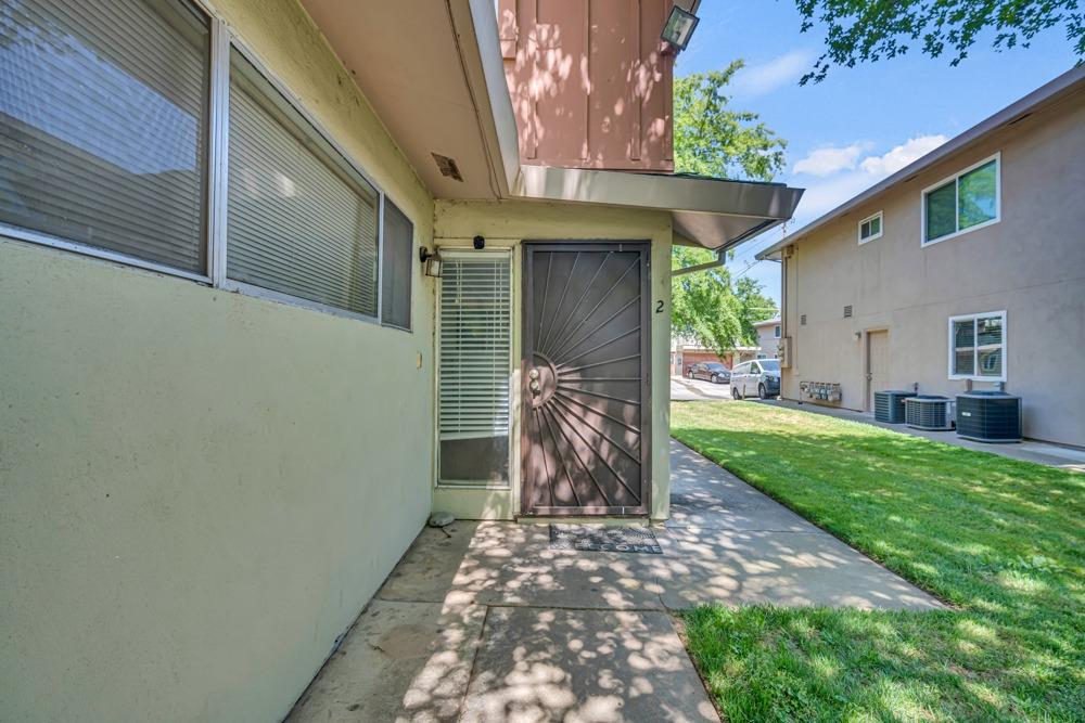10803 Coloma Road 2