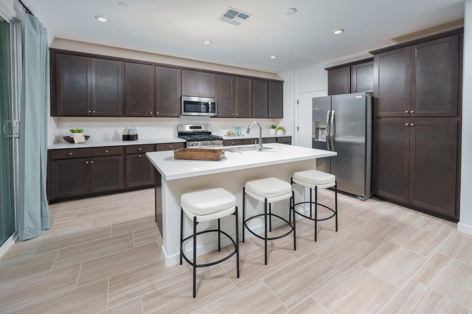 2211 White Gold Way