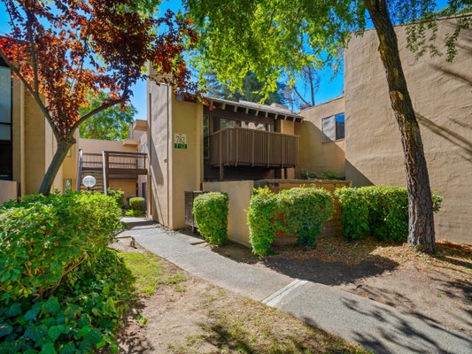 782 WOODSIDE LN E UNIT 11, SACRAMENTO, CA 95825 - Image 4bb0b6ceec0aa3ba3e9e58cf3cd84780/2461445112