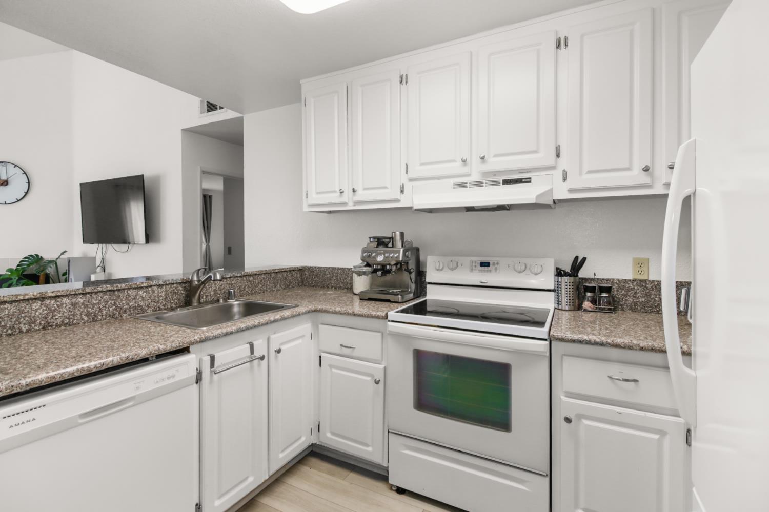 1019 Dornajo #214 Way 214