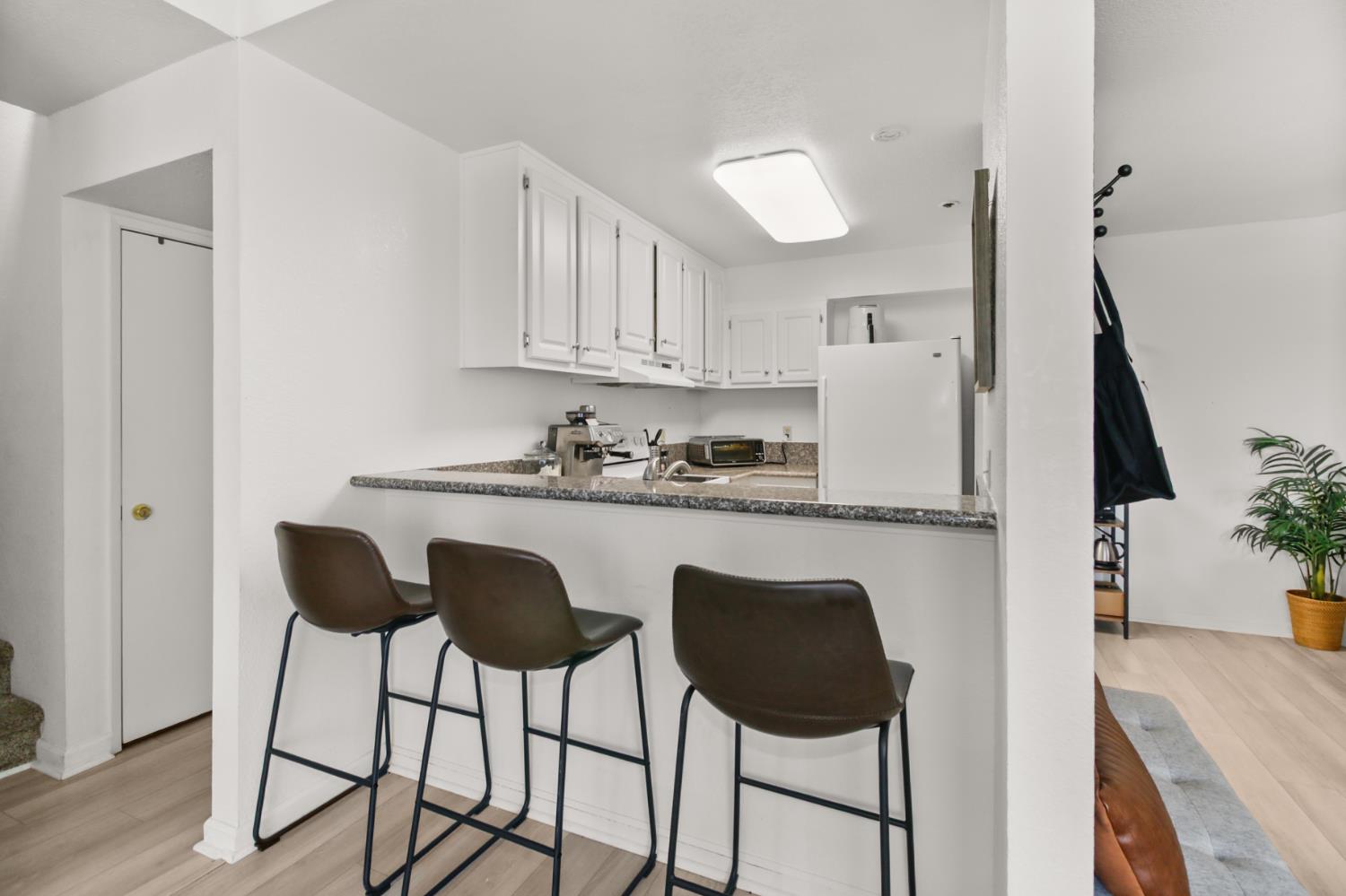 1019 Dornajo #214 Way 214