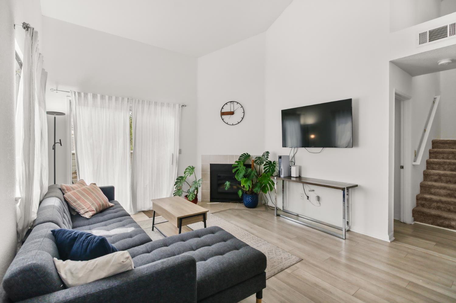 1019 Dornajo #214 Way 214