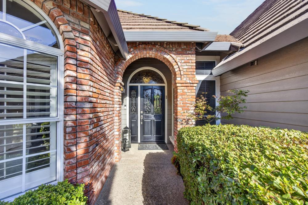 1082 Thornhill Drive