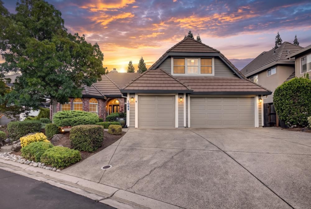 1082 Thornhill Drive