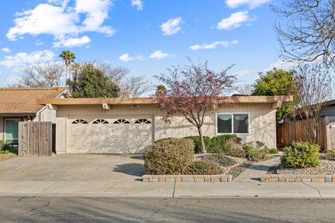 742 Harvard Woodland CA 95695