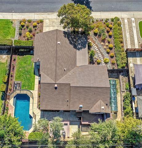 1833 Woodacre Way