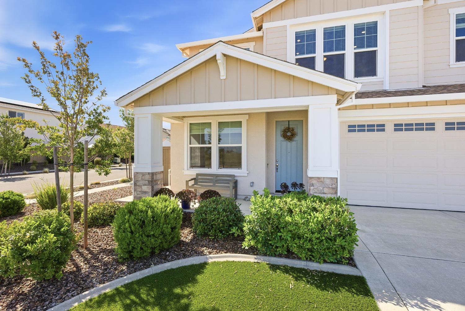 1152 Wadsworth Drive