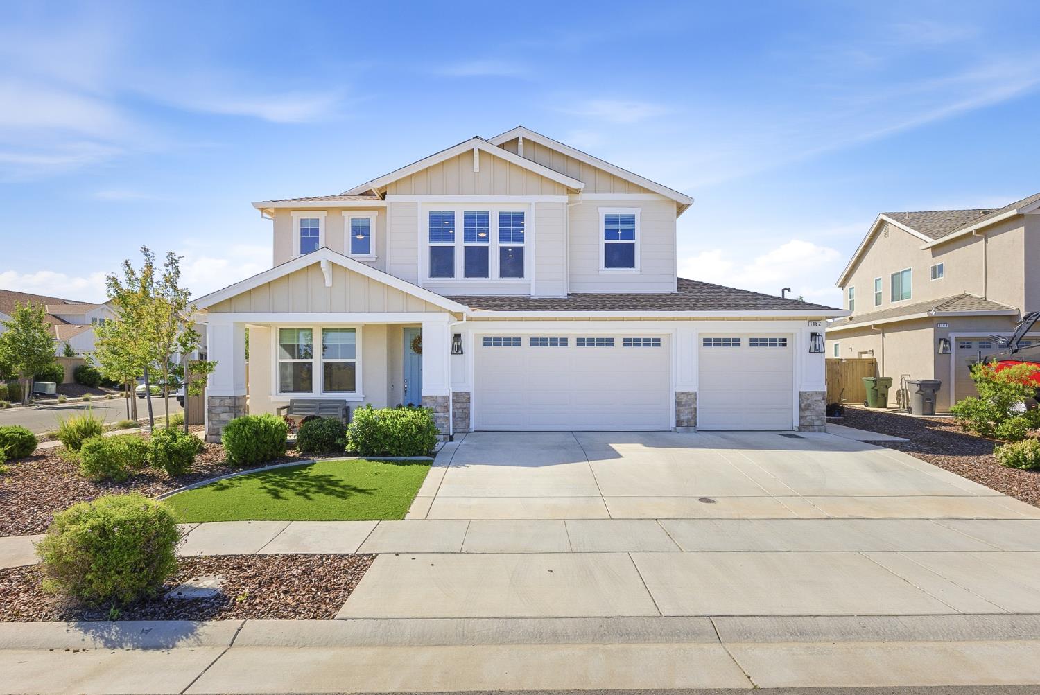 1152 Wadsworth Drive