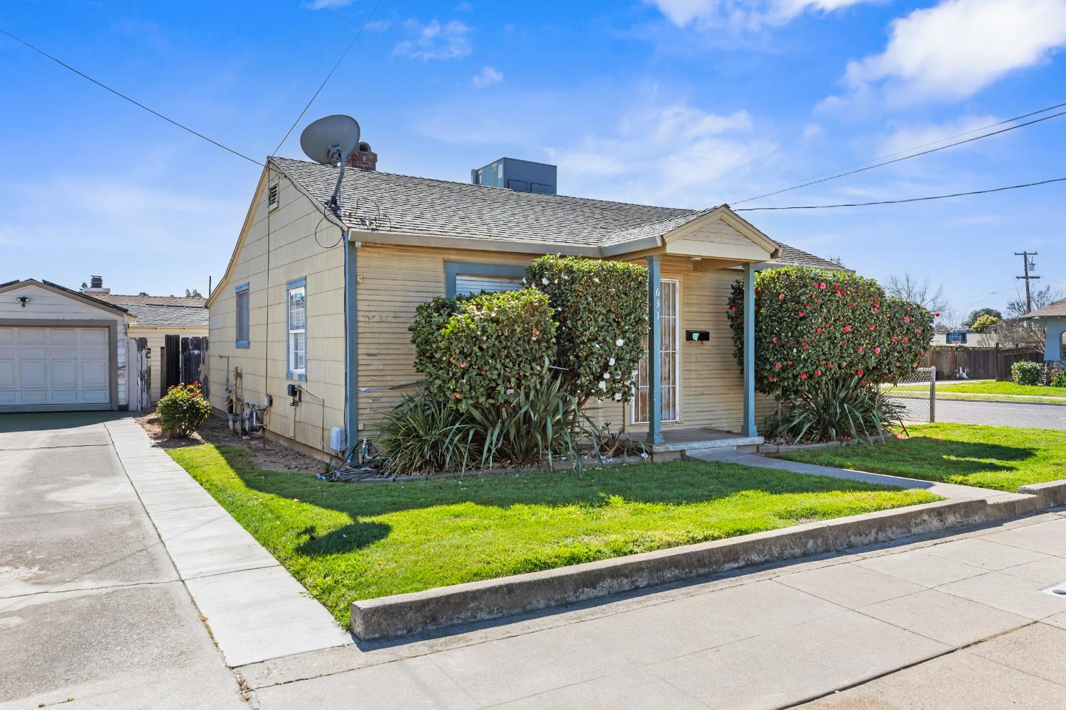 621 Poplar Street