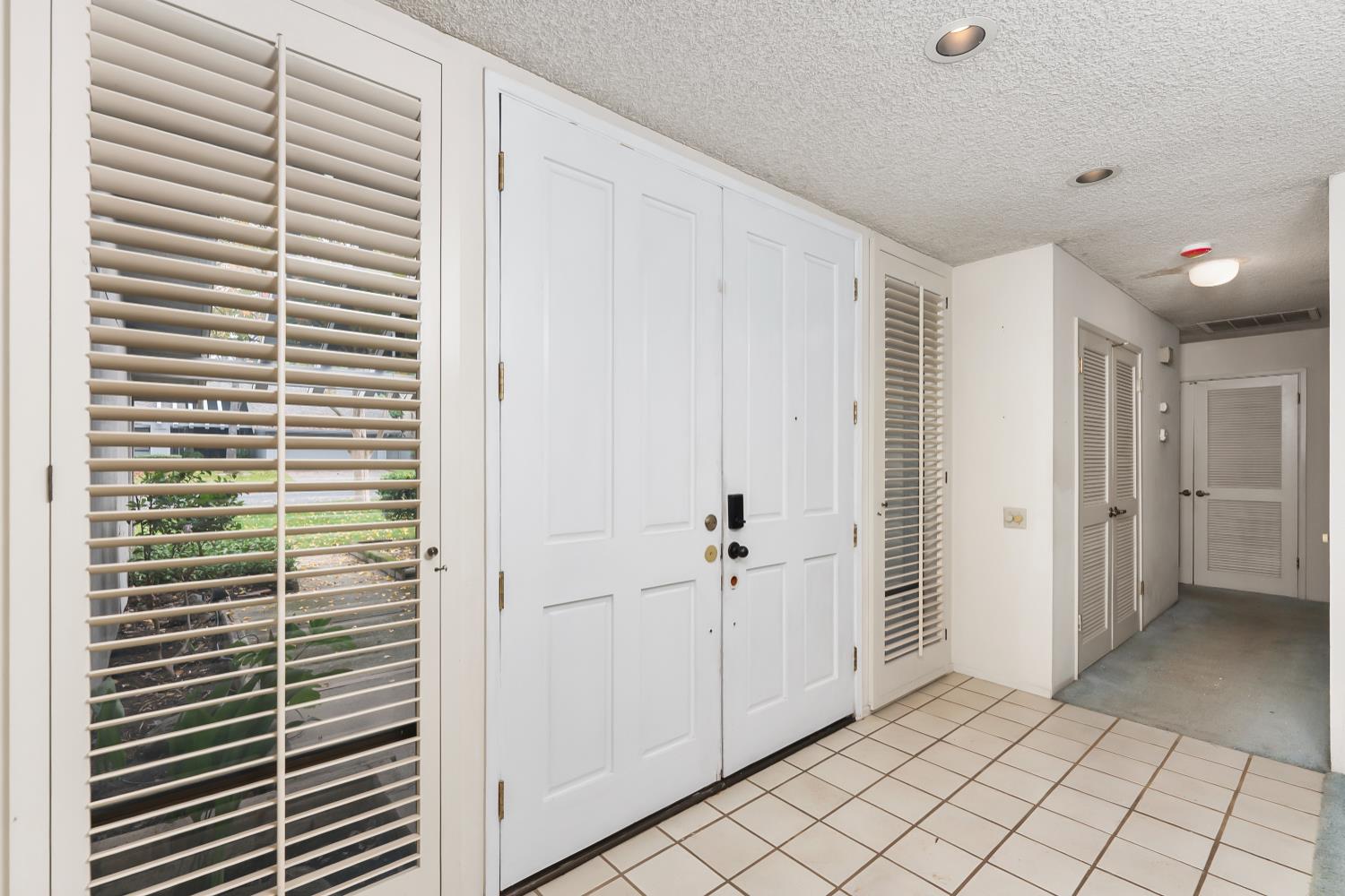 5350 Terrace Oak Circle