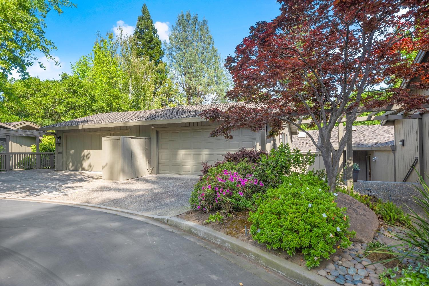 76 Riverknoll Place