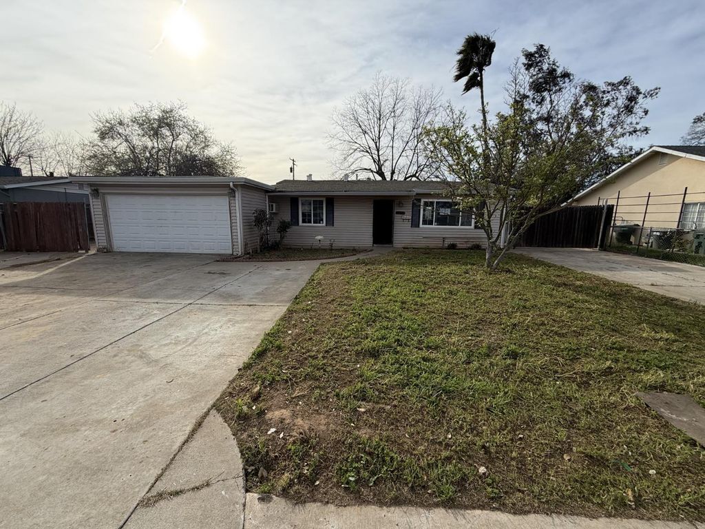 Photo of 7252 Jerry Way, Sacramento, CA 95828 (MLS # 226027674)