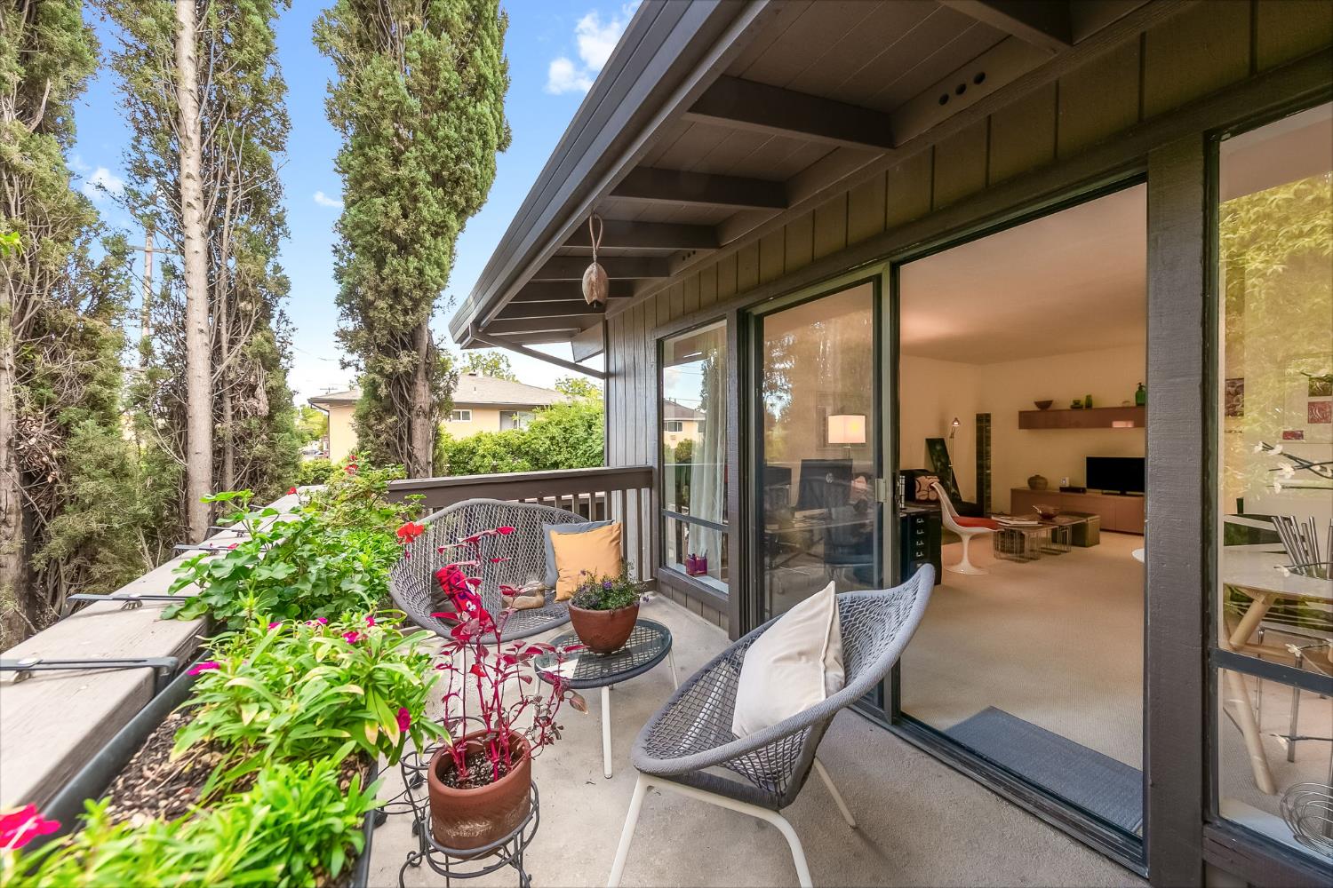 2424 Larkspur Lane 216