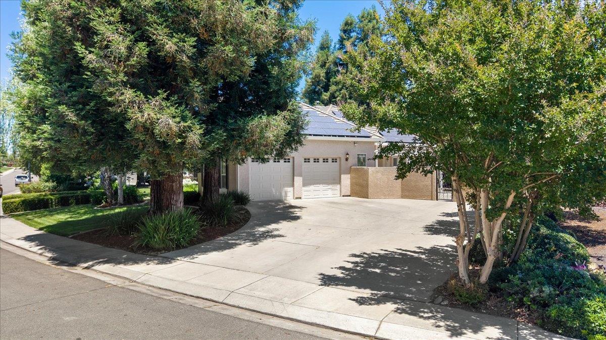 9900 Country Oak Court