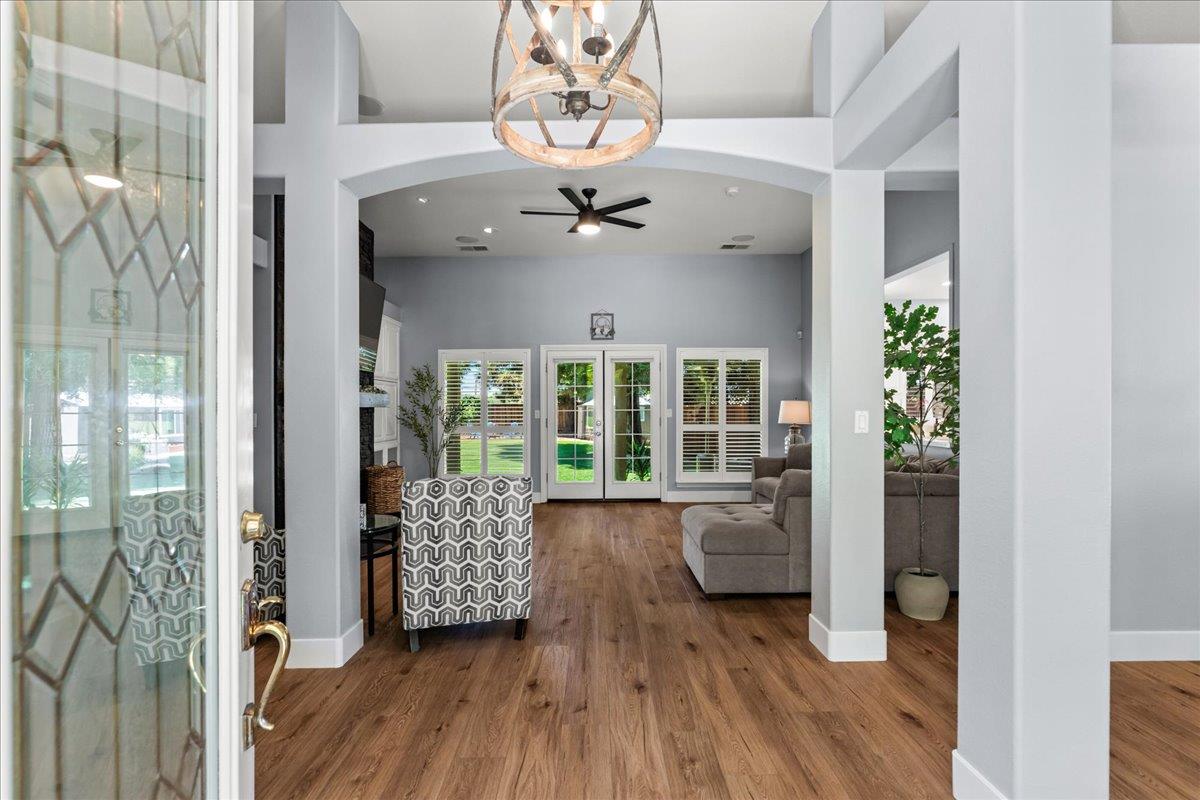 9900 Country Oak Court
