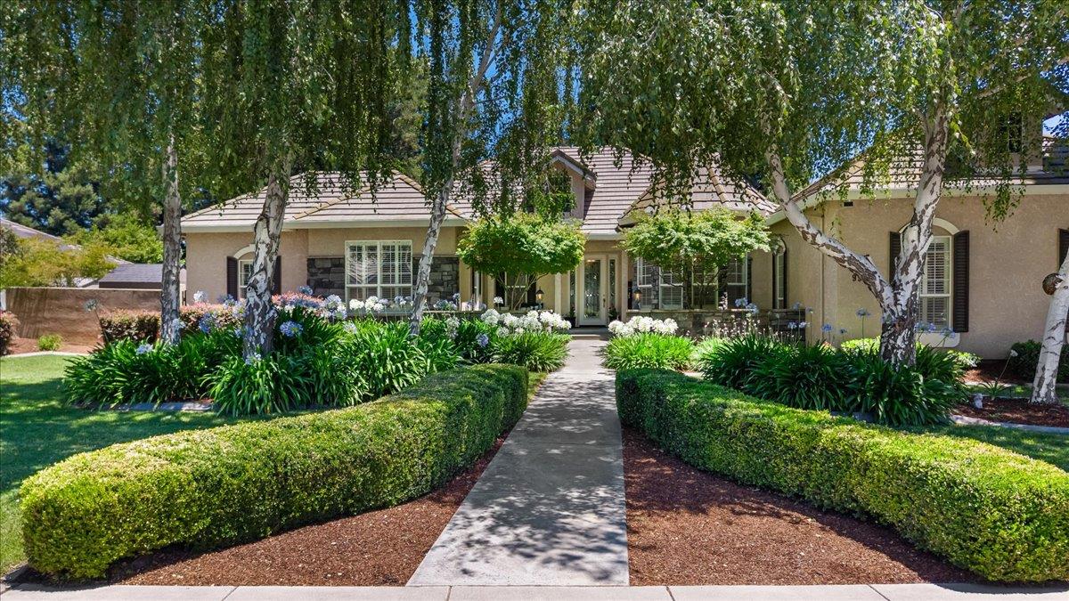 9900 Country Oak Court