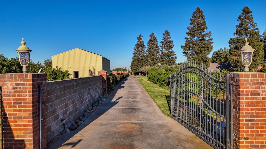 14700 N Locust Tree Road