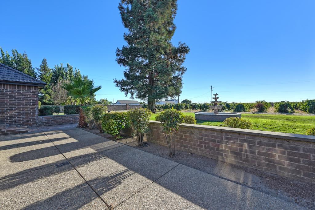 14700 N Locust Tree Road