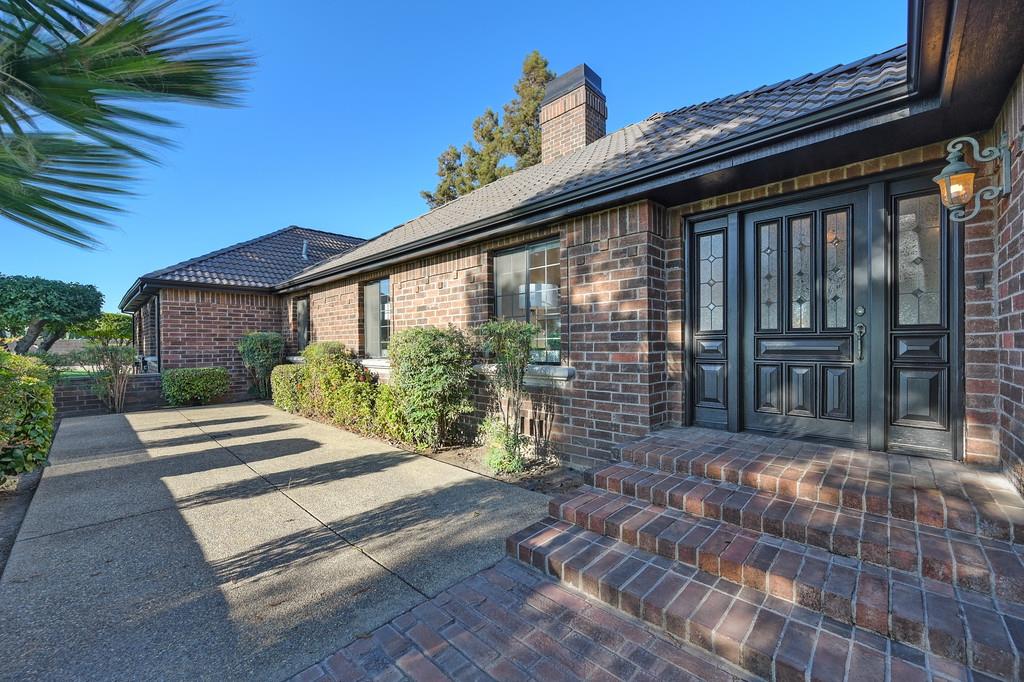 14700 N Locust Tree Road