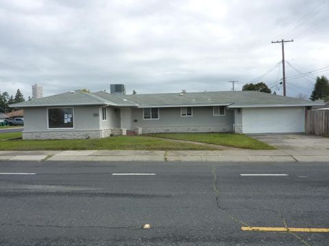 900 S Crescent Avenue, Lodi, CA 95240 - MLS#: 225040311