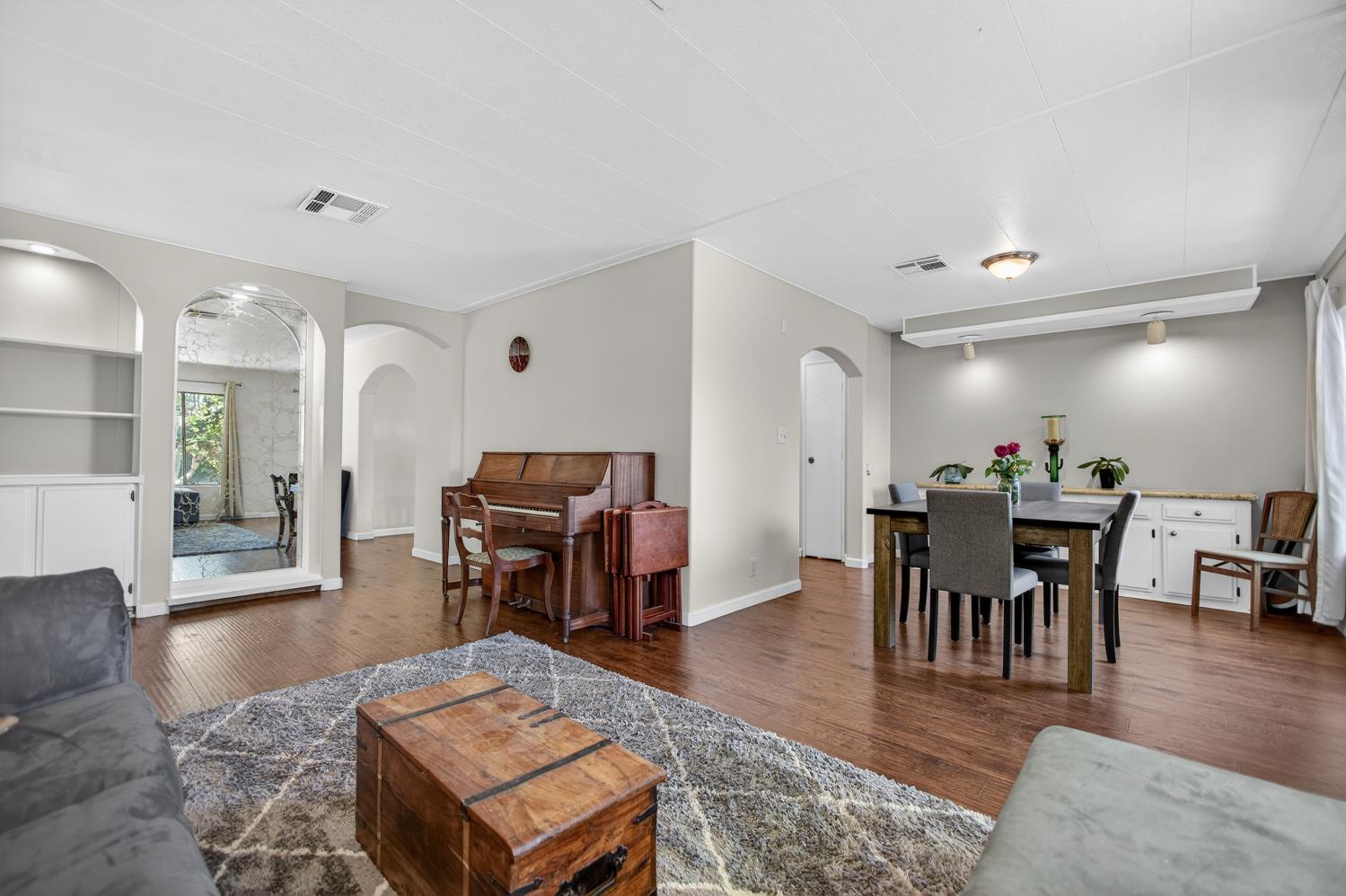 6704 Alden Lane