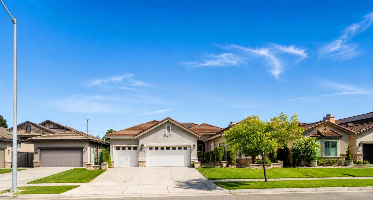 1651 Rio Vista Way