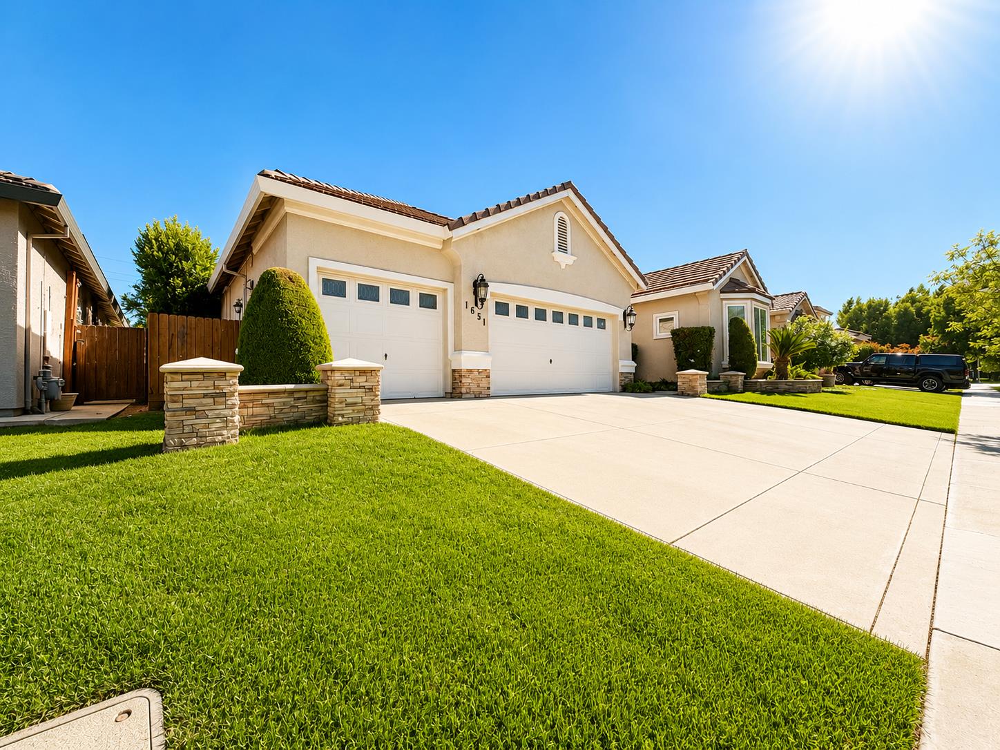 1651 Rio Vista Way