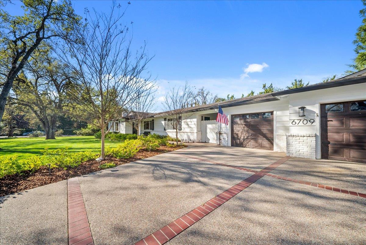 6709 Stanley Avenue